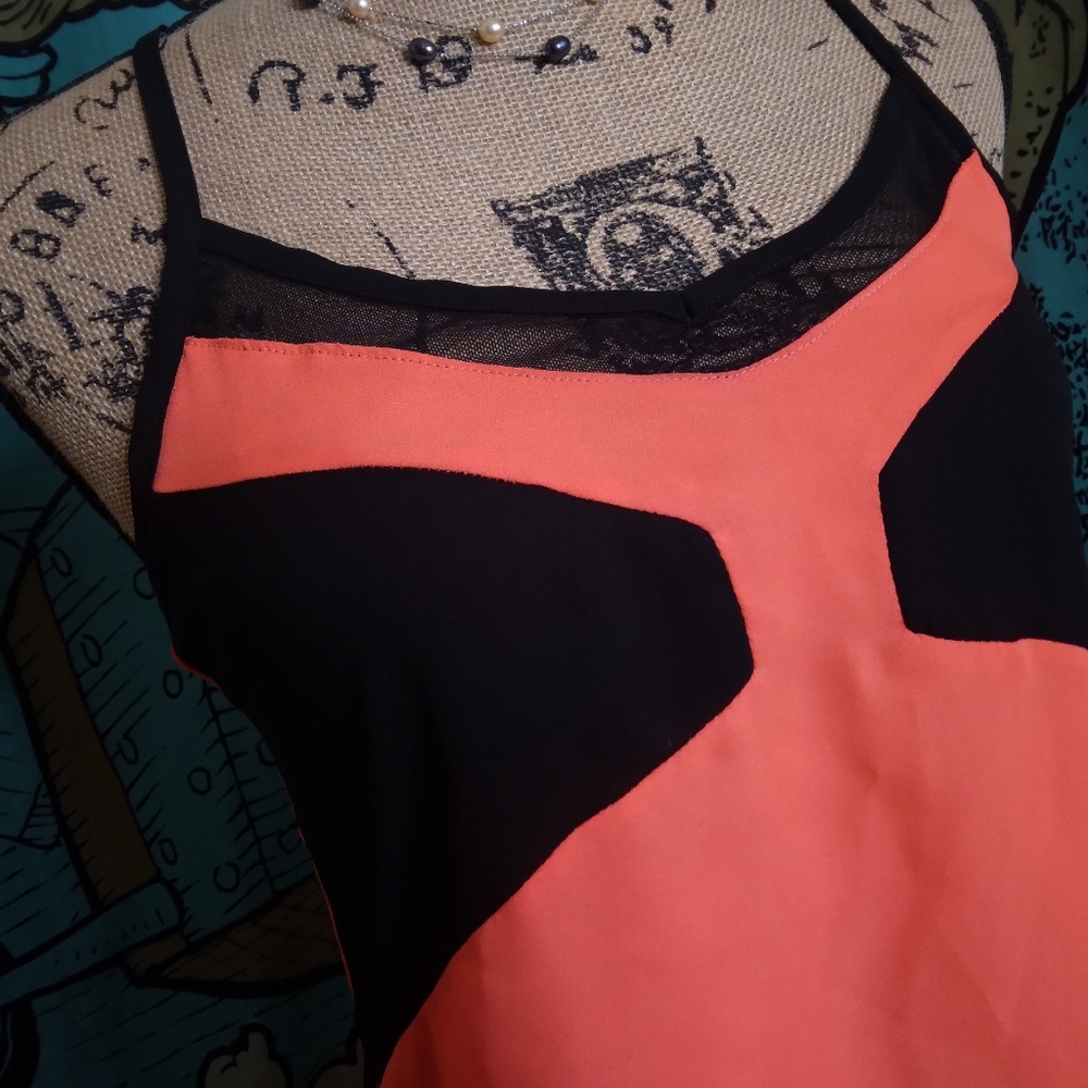 Hi Low Racerback Blouse - Picture 5 of 6